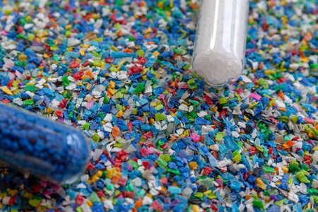 典當行圖標集與塑料破碎機 傳統與現代的視覺碰撞